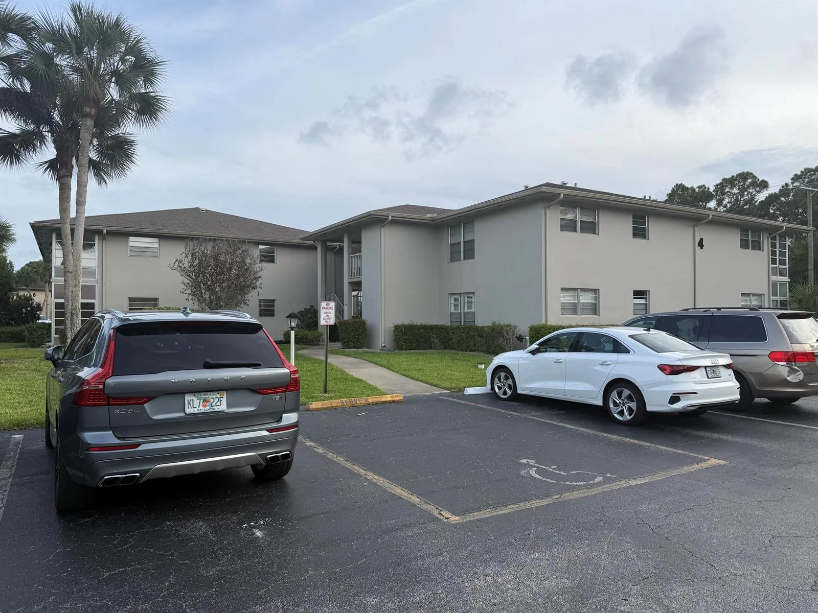 4 Lake Vista Trail # 202, Port St. Lucie, FL 34952