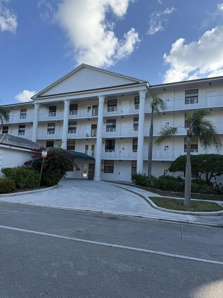 3710 Whitehall Drive # 401, West Palm Beach, FL 33401