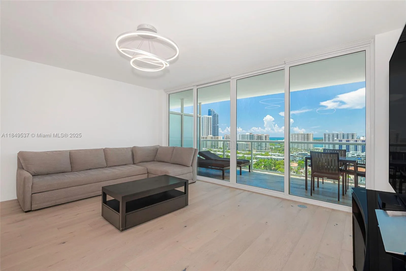 400 Sunny Isles Blvd # 1819 ONE LEVEL, Sunny Isles Beach, FL 33160 photo 10