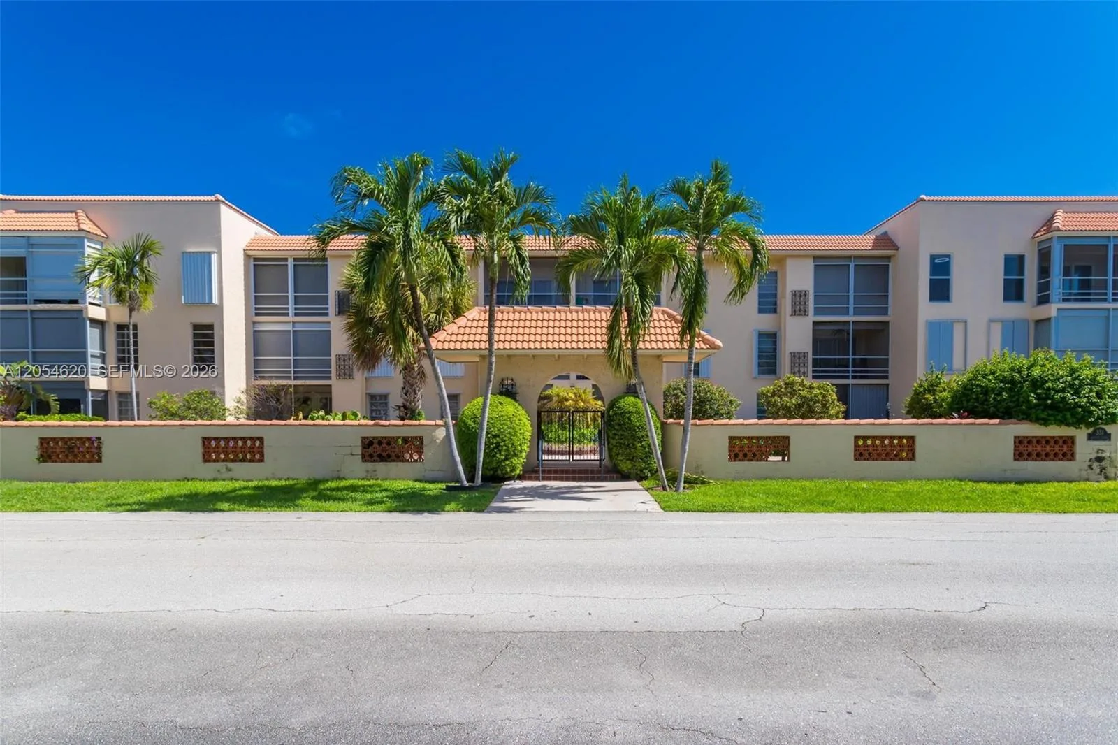 331 SW 8th St # 3F, Boca Raton, FL 33432