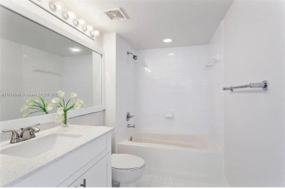 1155 Brickell Bay Dr # 1705, Miami, FL 33131 photo 6