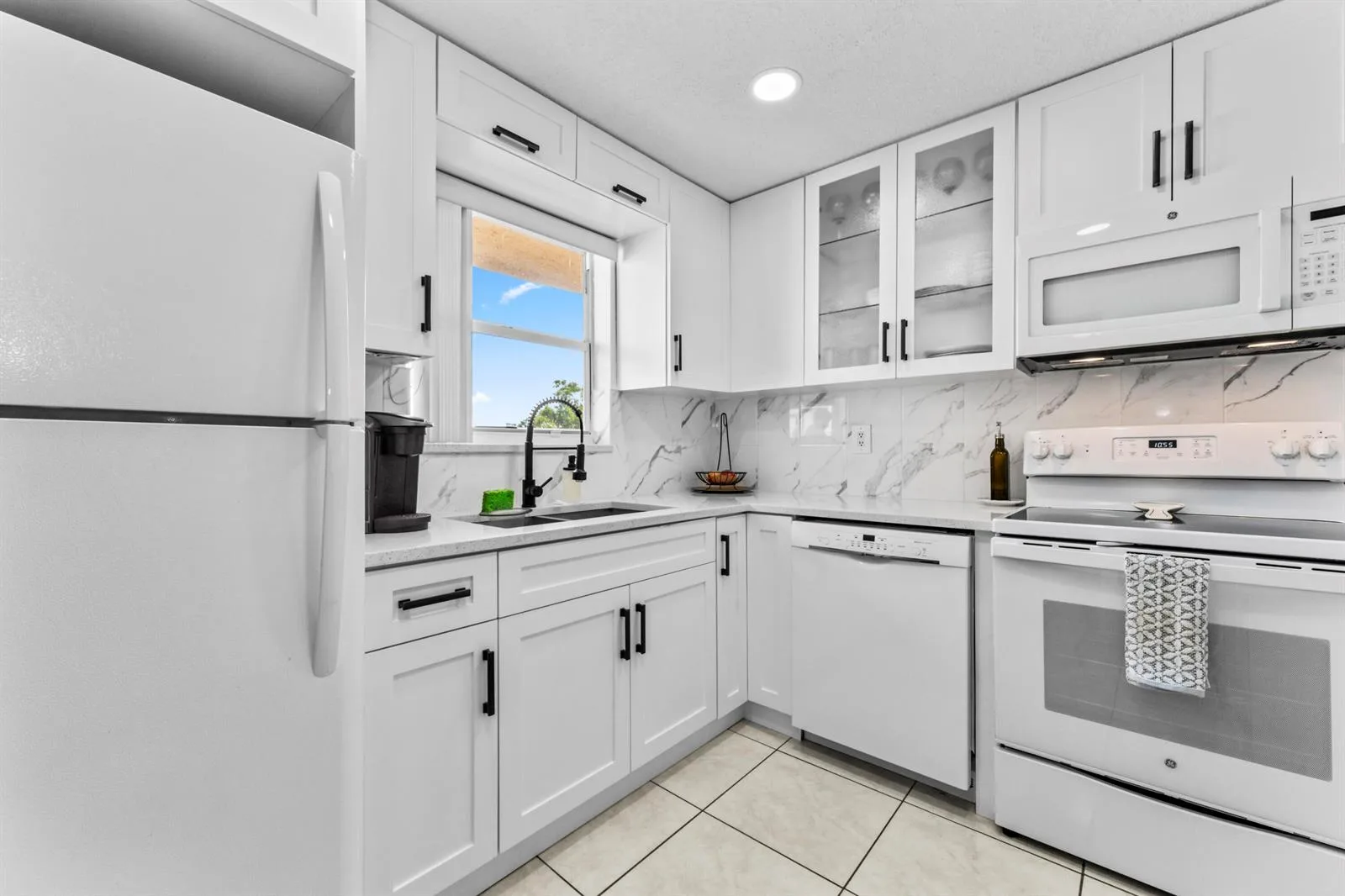 225 Bonnie Boulevard # 302, Palm Springs, FL 33461