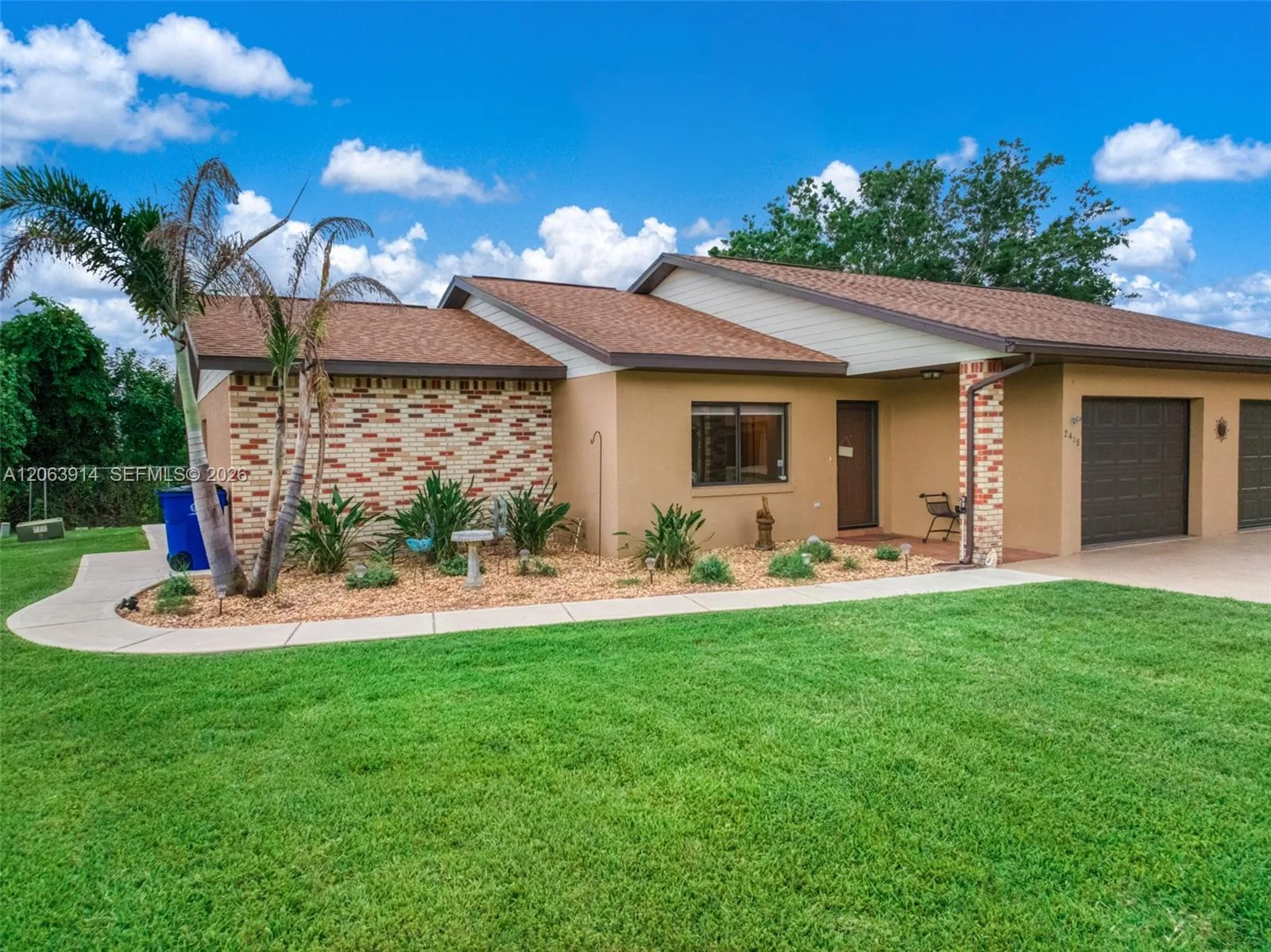 2418 Hidden Creek Cir, Sebring, FL 33870 photo 2