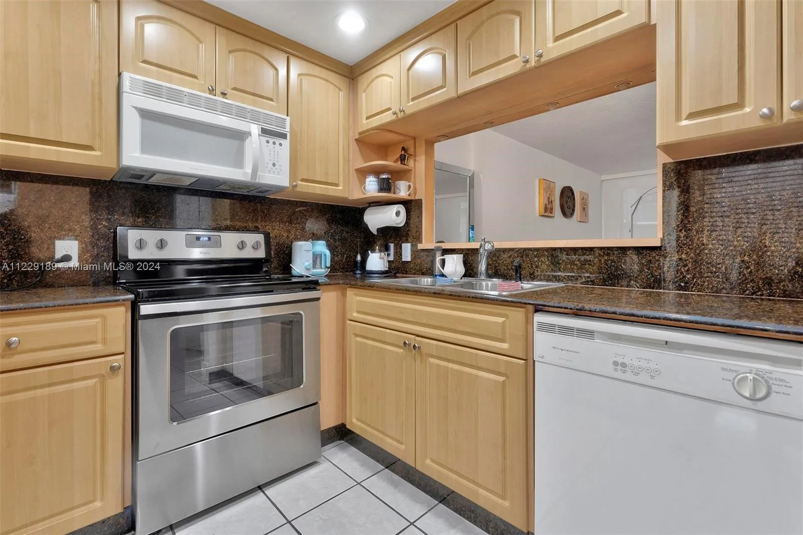 3401 N Country Club Dr # 406, Aventura, FL 33180 photo 5
