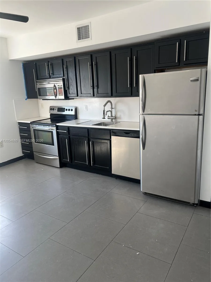 1876 SW 11th Ter # 205, Miami, FL 33135