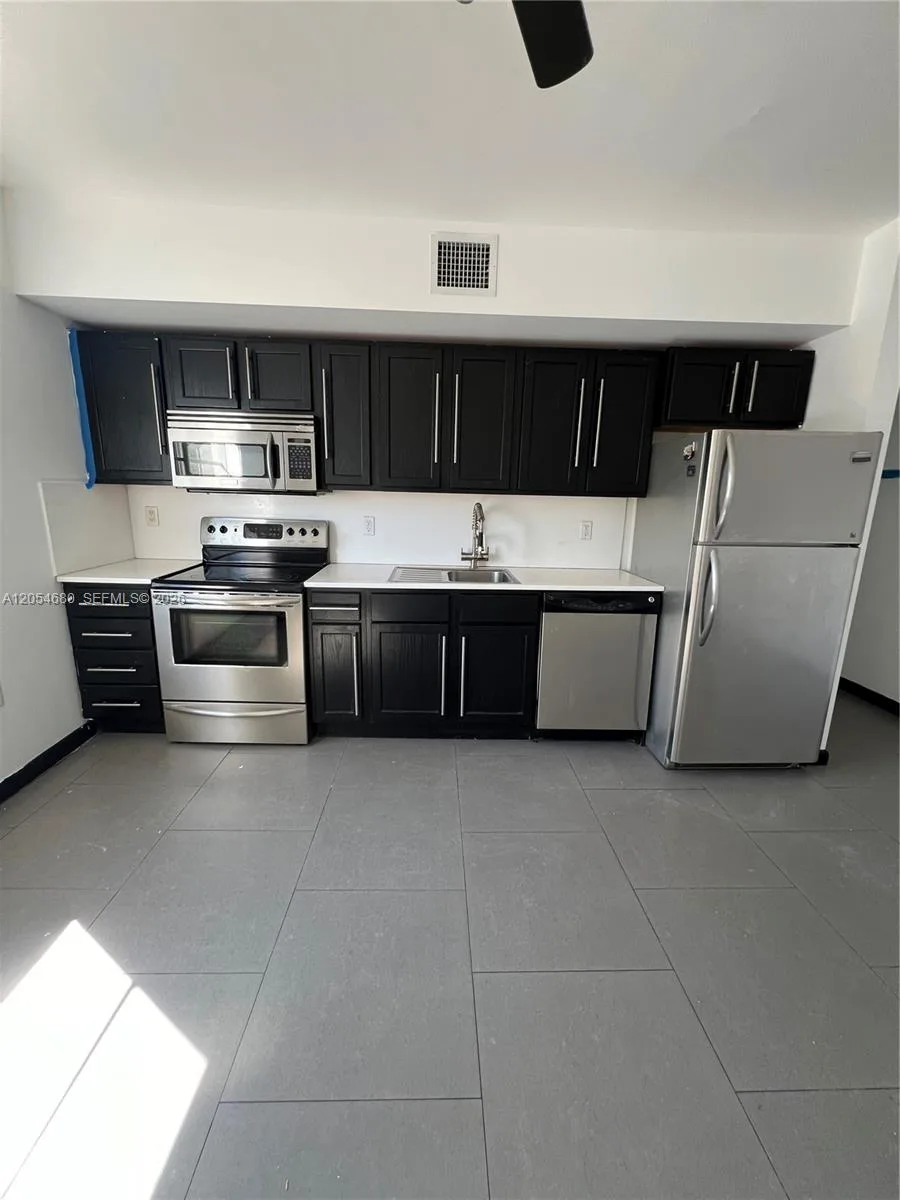 1876 SW 11th Ter # 205, Miami, FL 33135 photo 2