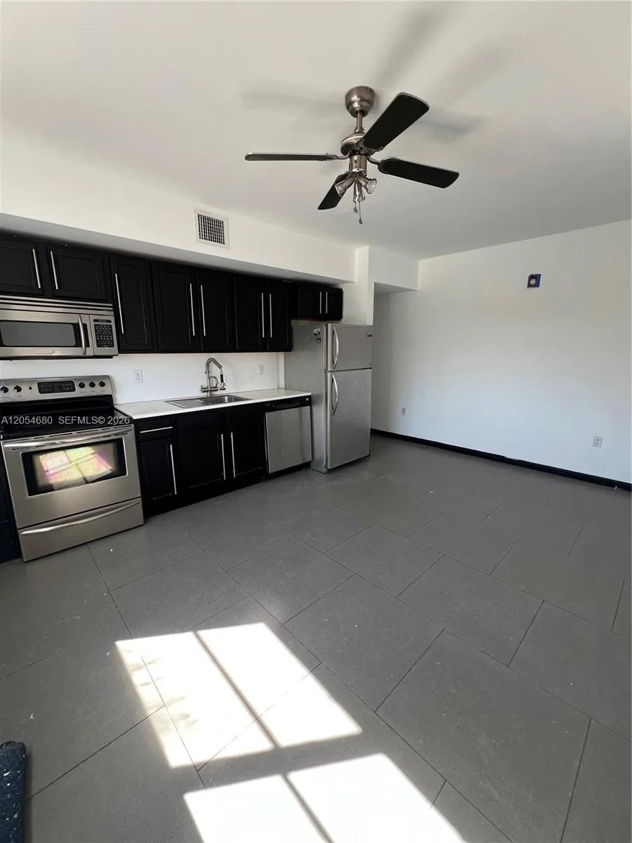 1876 SW 11th Ter # 205, Miami, FL 33135 photo 3