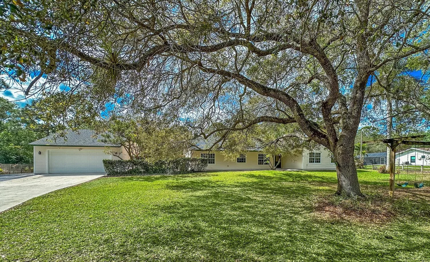 16244 E Downers Drive, Loxahatchee, FL 33470