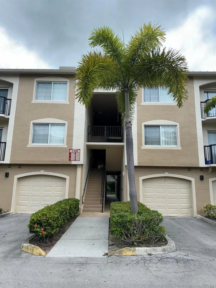1300 Crestwood Drive # 1309, Royal Palm Beach, FL 33411