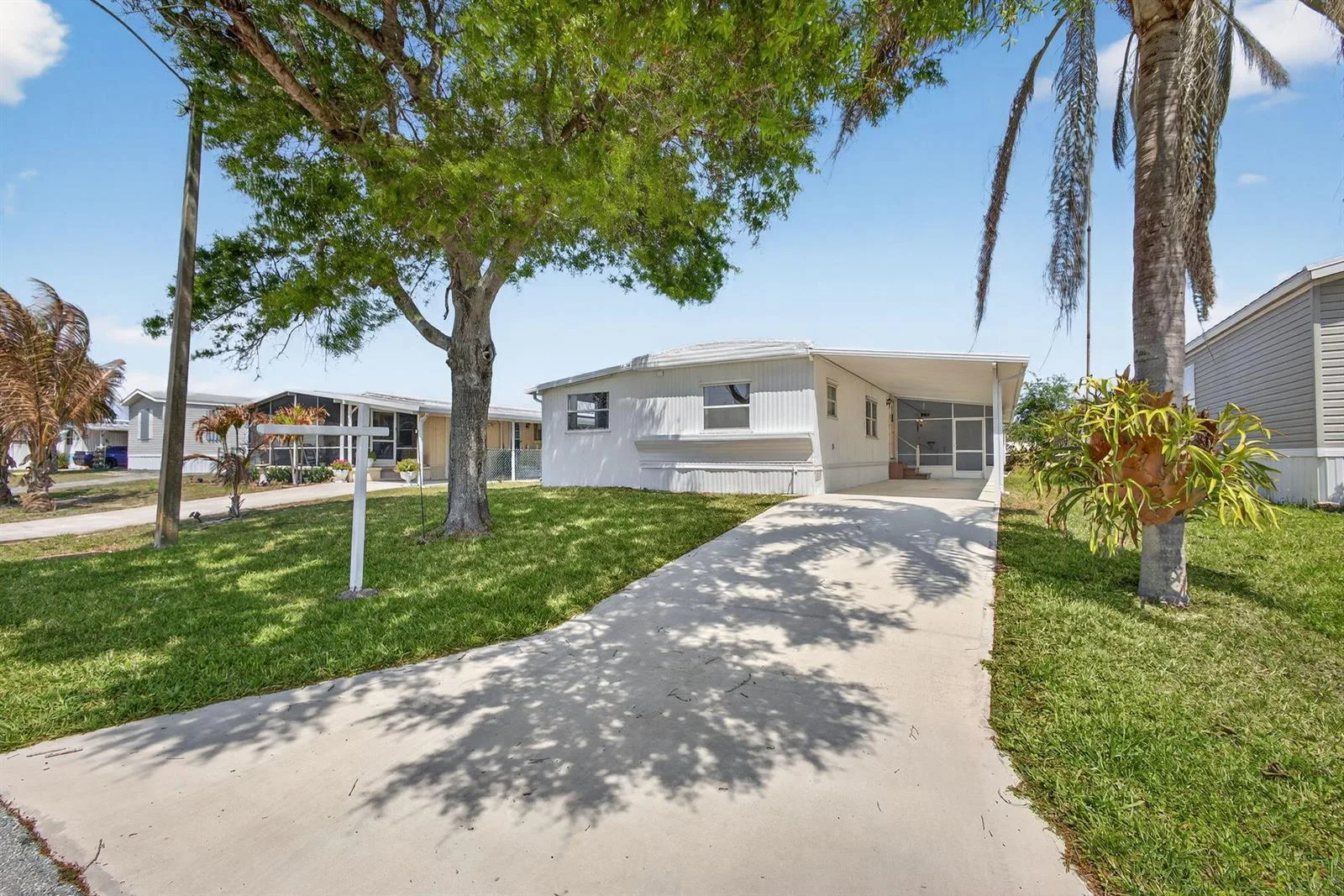 7338 SE Redbird Circle, Hobe Sound, FL 33455 photo 2