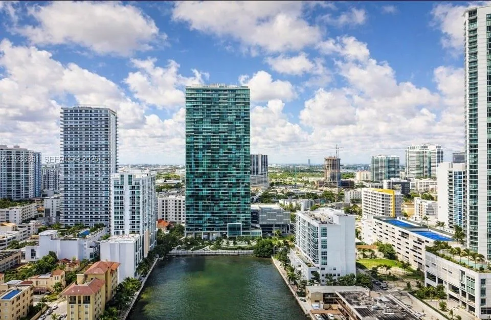 460 NE 28th St # 3807, Miami, FL 33137 photo 2