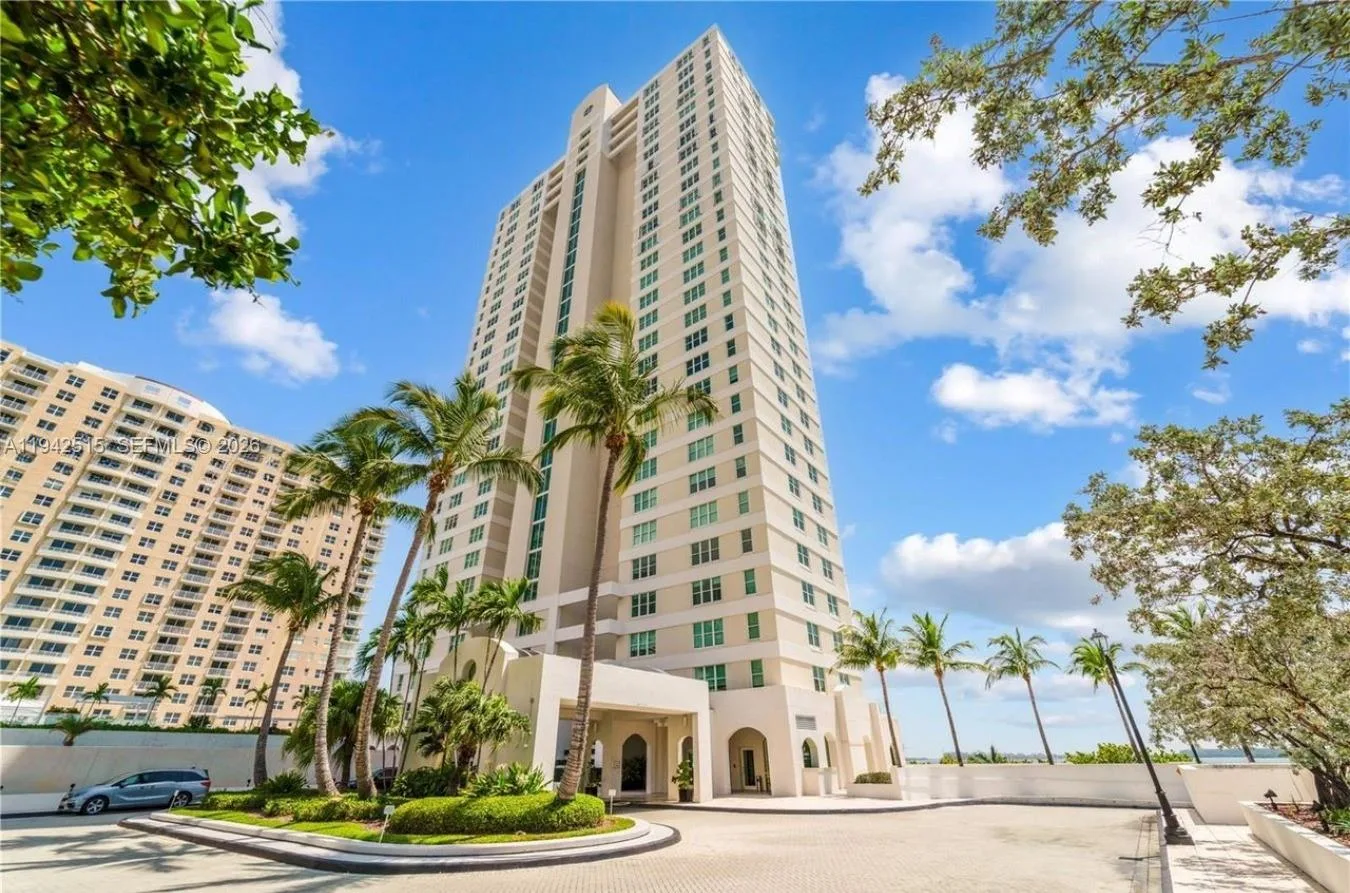 800 Claughton Island Dr # 2002, Miami, FL 33131