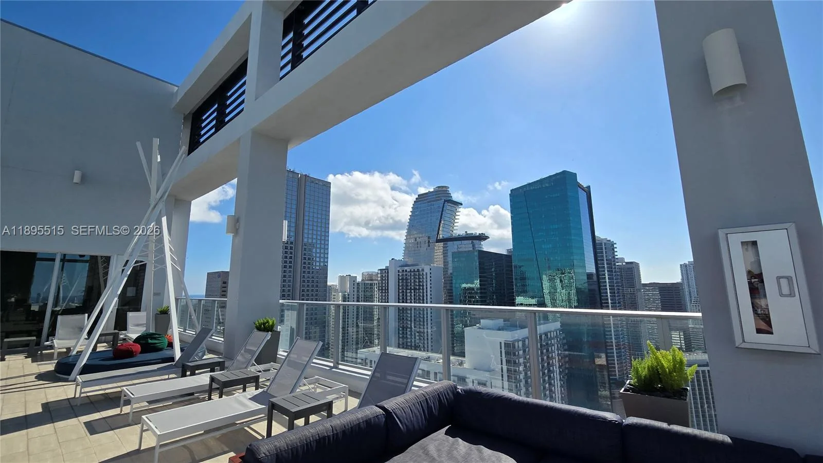 151 SE 1st St # 3003, Miami, FL 33131 photo 11