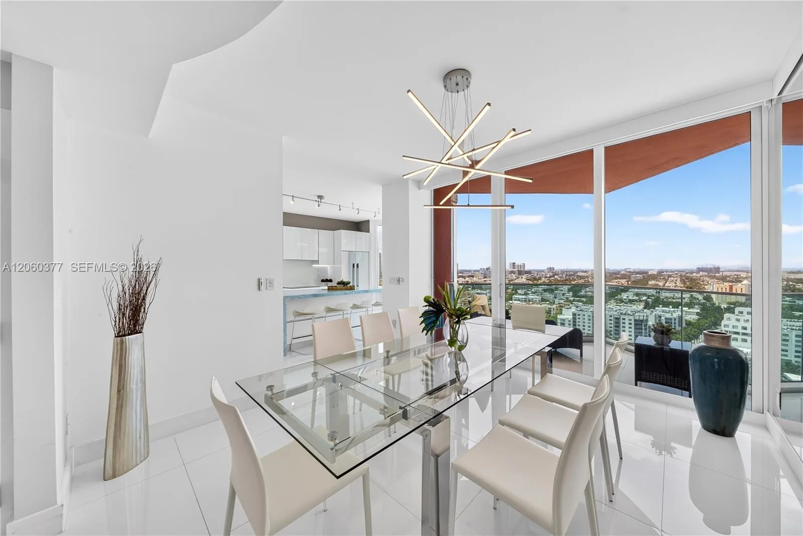 300 S Pointe Dr # 2104, Miami Beach, FL 33139 photo 12