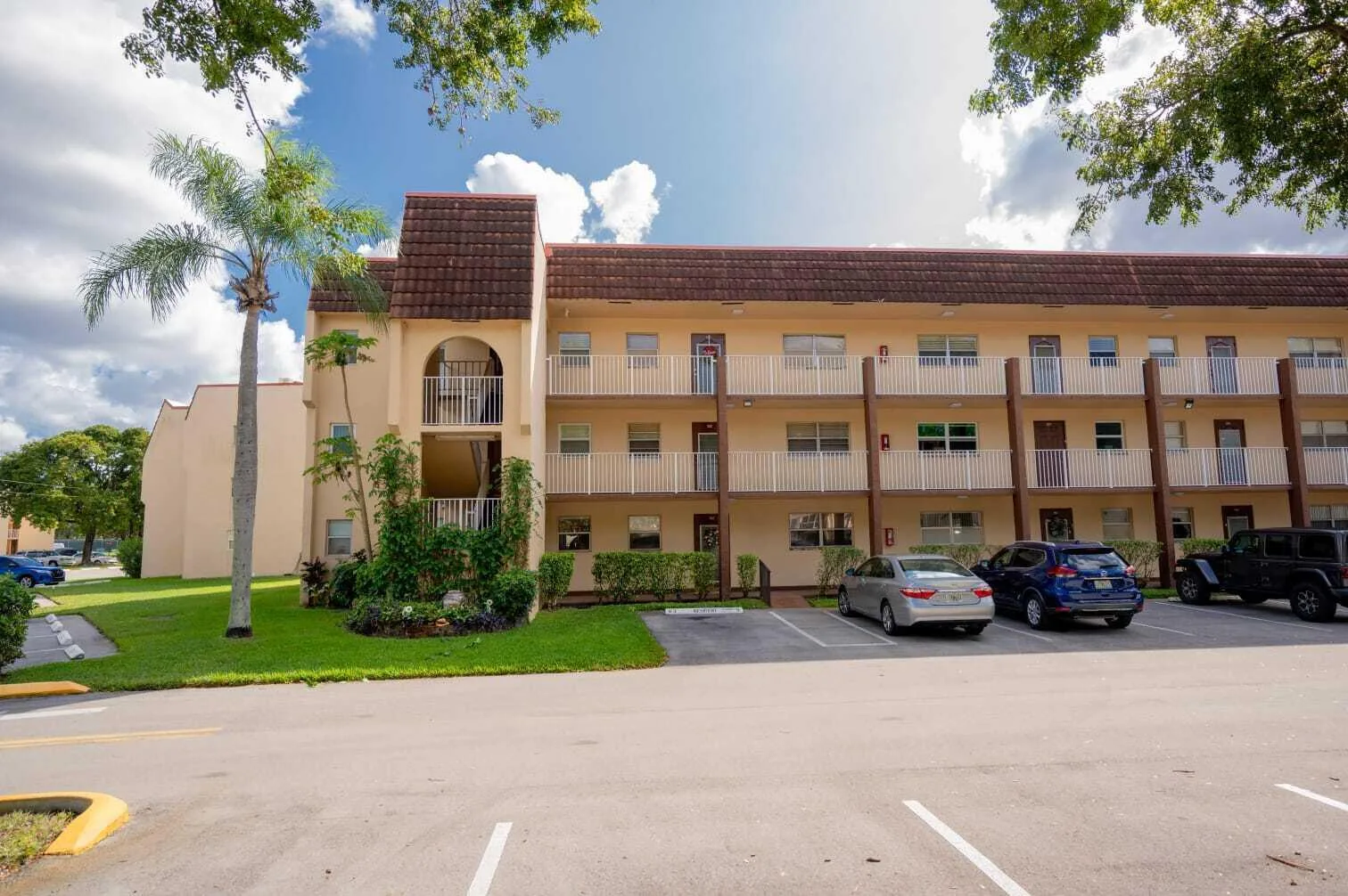 8861 Sunrise Lakes Boulevard # Unit 301, Sunrise, FL 33322