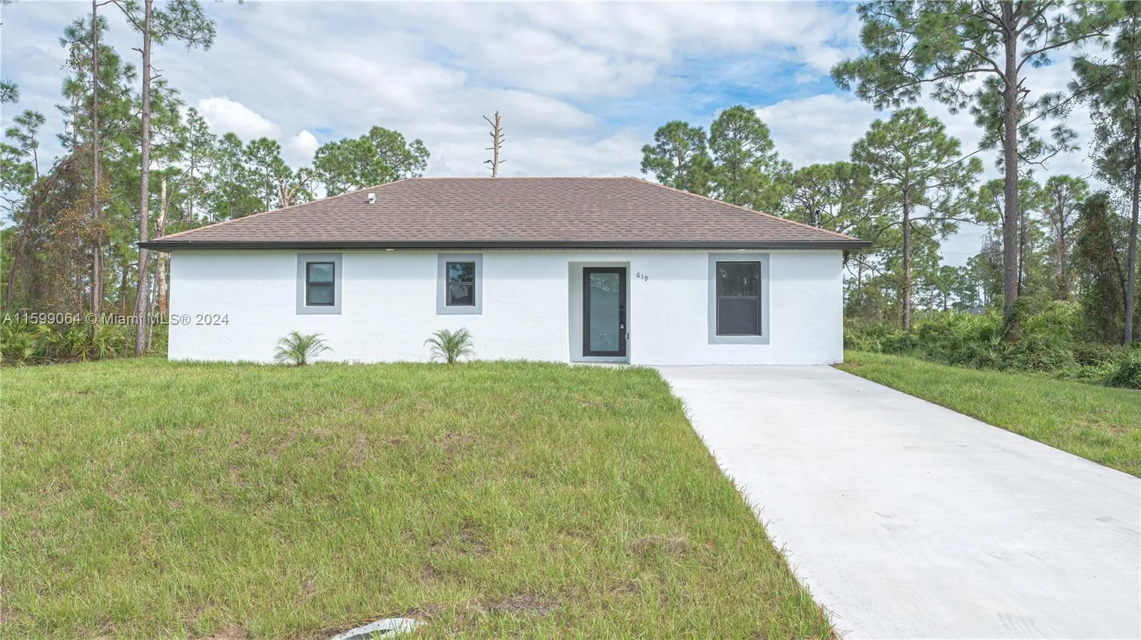 638 Eisenhower Blvd, Lehigh Acres, FL 33974 photo 2