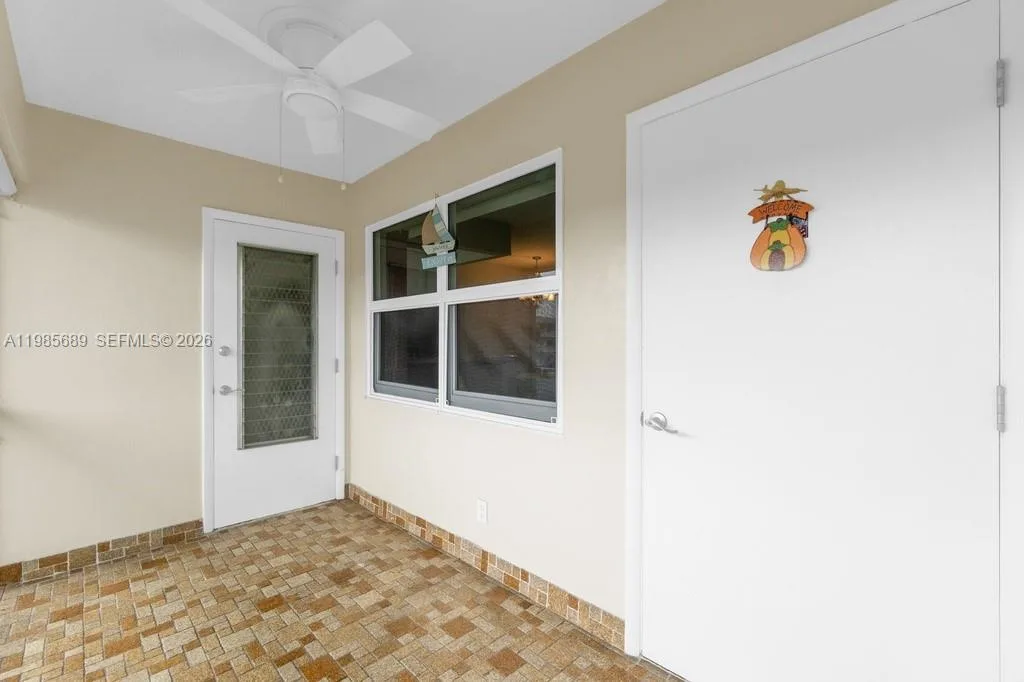 5300 Washington St # J218, Hollywood, FL 33021 photo 2