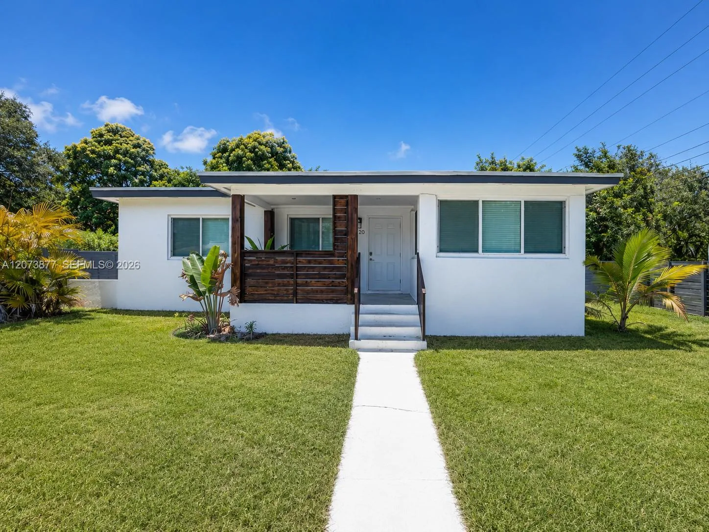 1800 NE 154th St, North Miami Beach, FL 33162