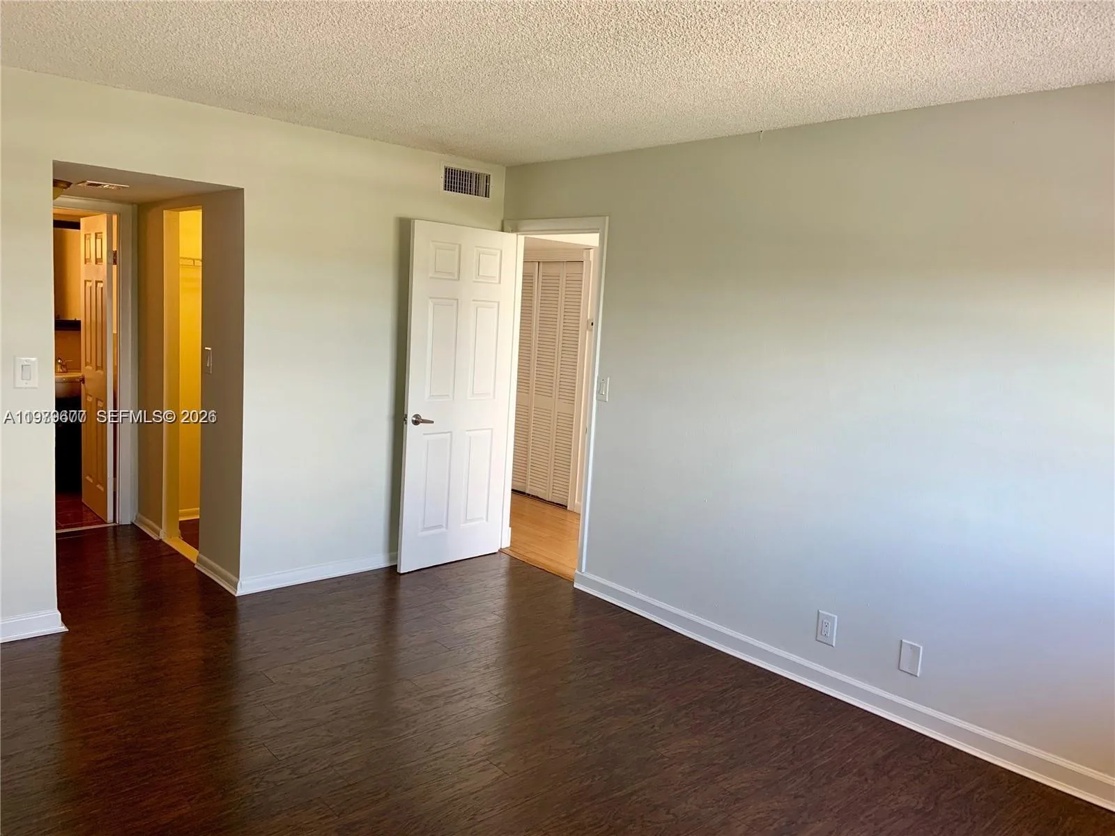 2025 NE 164th St # 1015, North Miami Beach, FL 33162 photo 5
