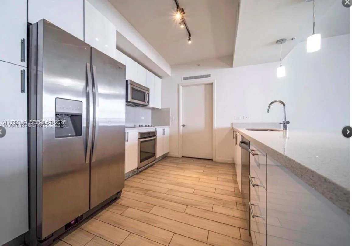 999 SW 1st Ave # 2105, Miami, FL 33130 photo 3