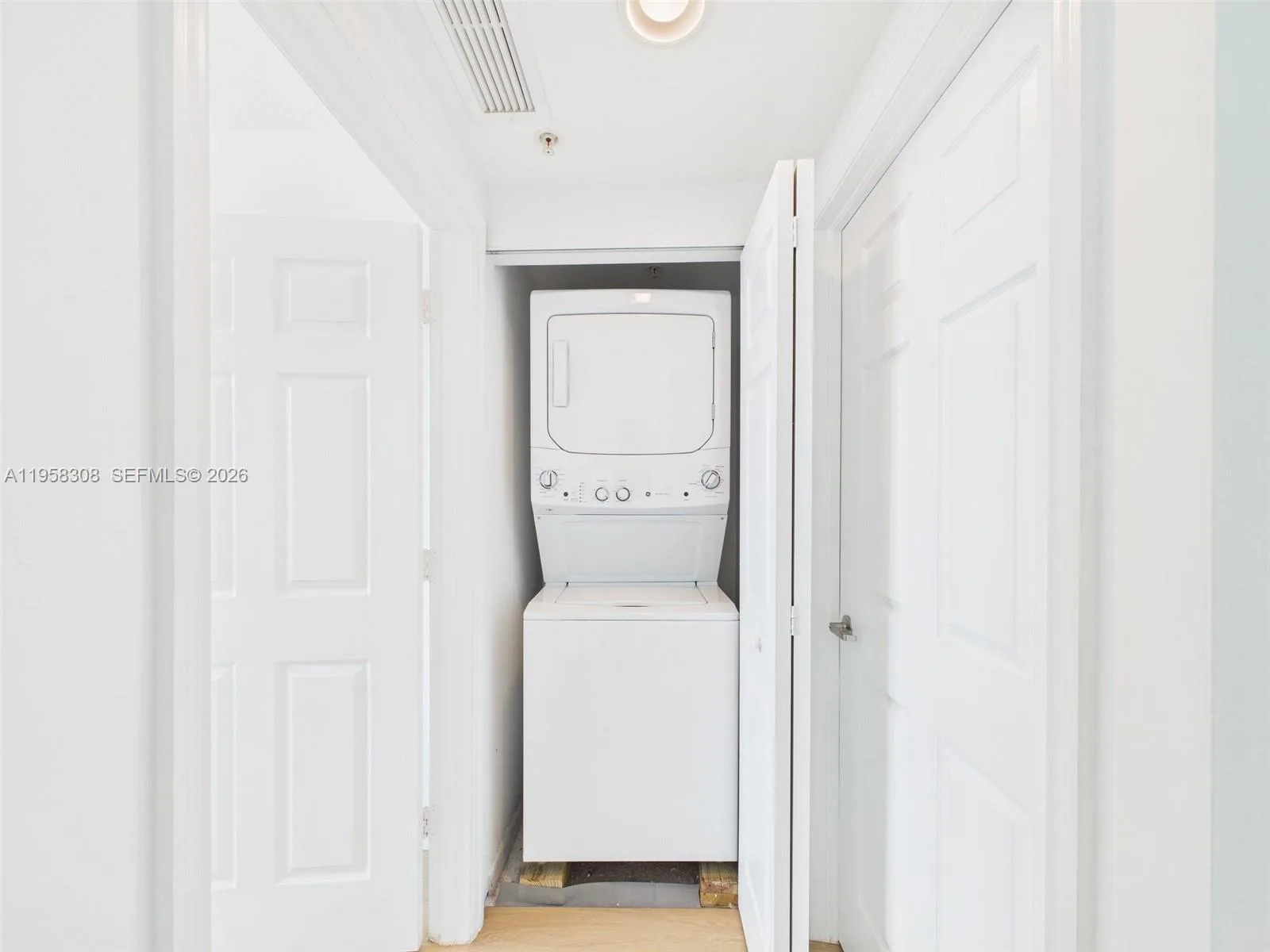 275 NE 18th St # 1404, Miami, FL 33132 photo 11
