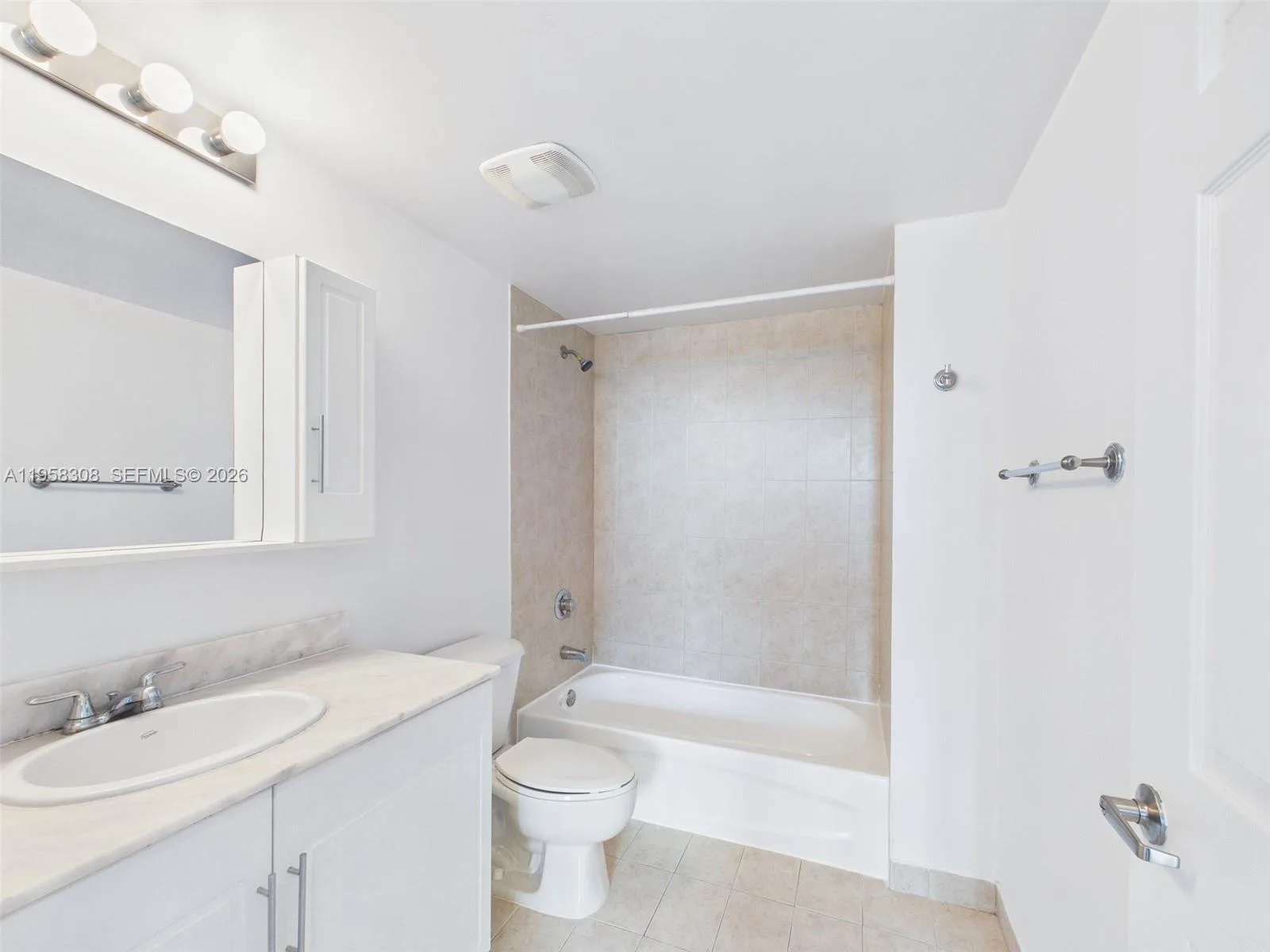 275 NE 18th St # 1404, Miami, FL 33132 photo 12