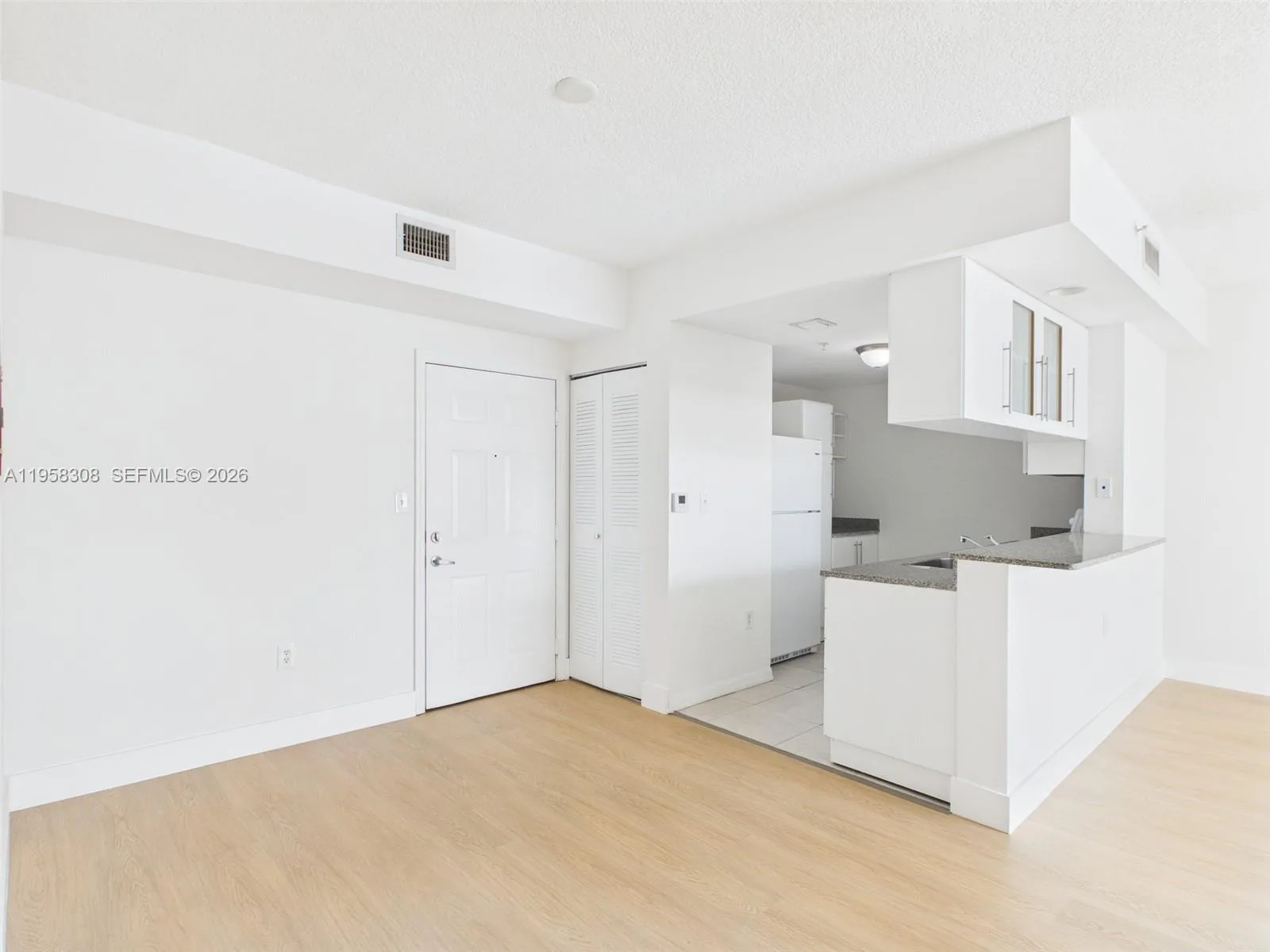 275 NE 18th St # 1404, Miami, FL 33132 photo 4