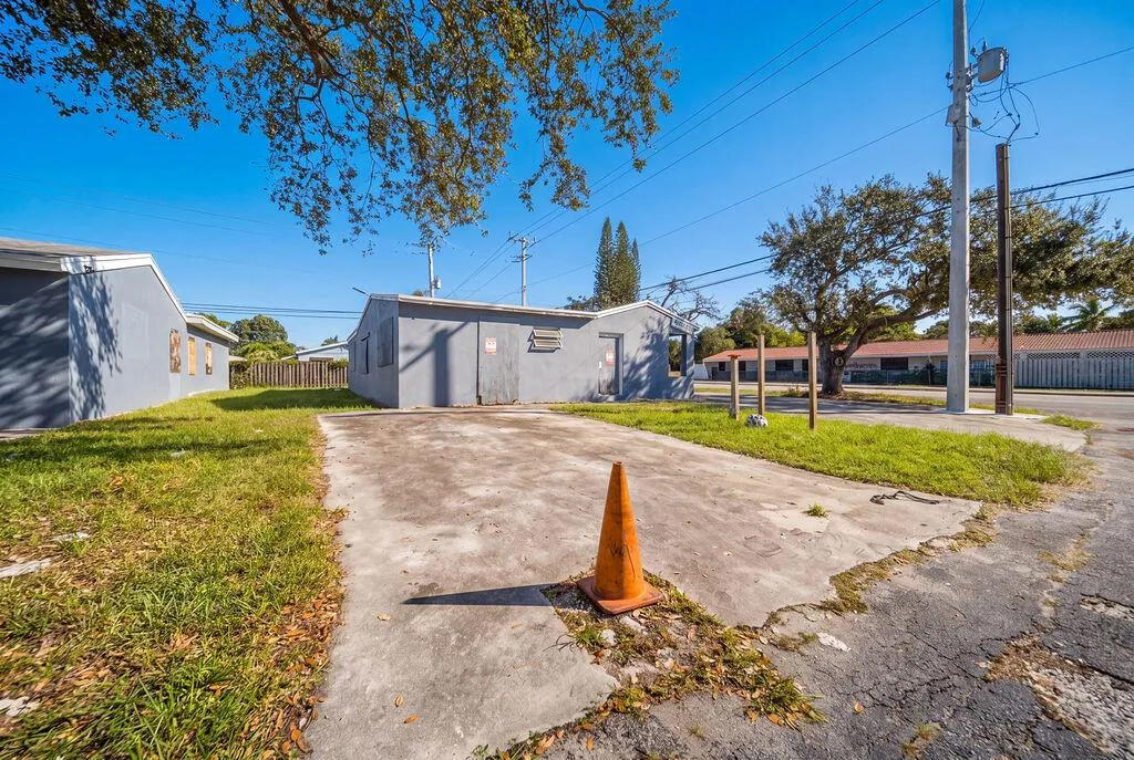 1900 N 66TH Avenue, Hollywood, FL 33024 photo 3