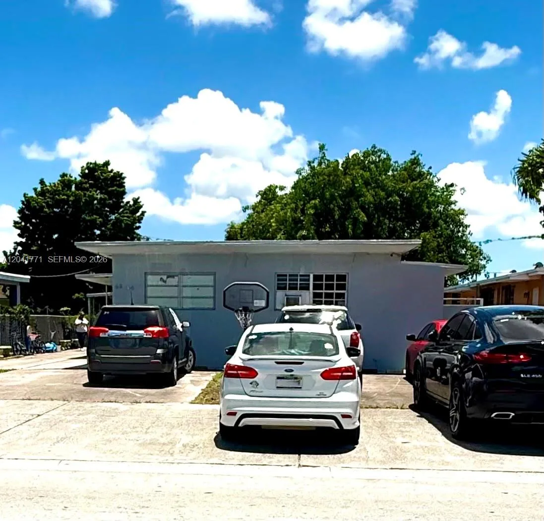 42 E 13th St, Hialeah, FL 33010