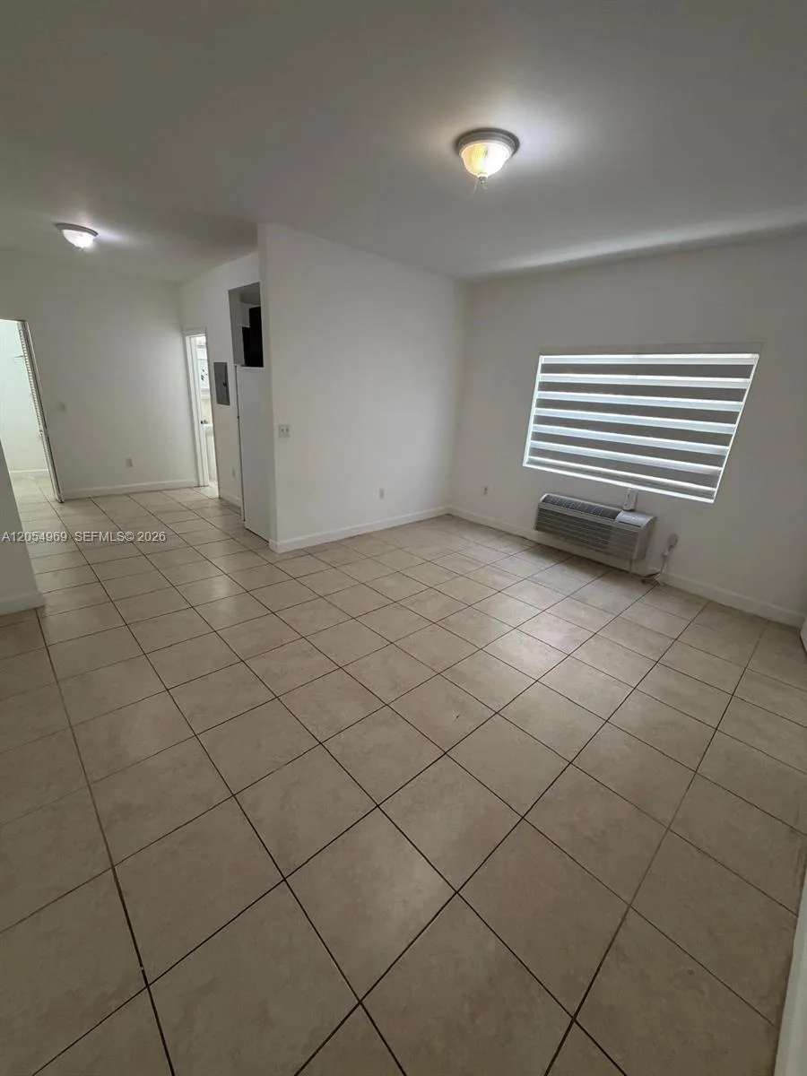 412 SW 10th Ave # 1, Miami, FL 33130 photo 3