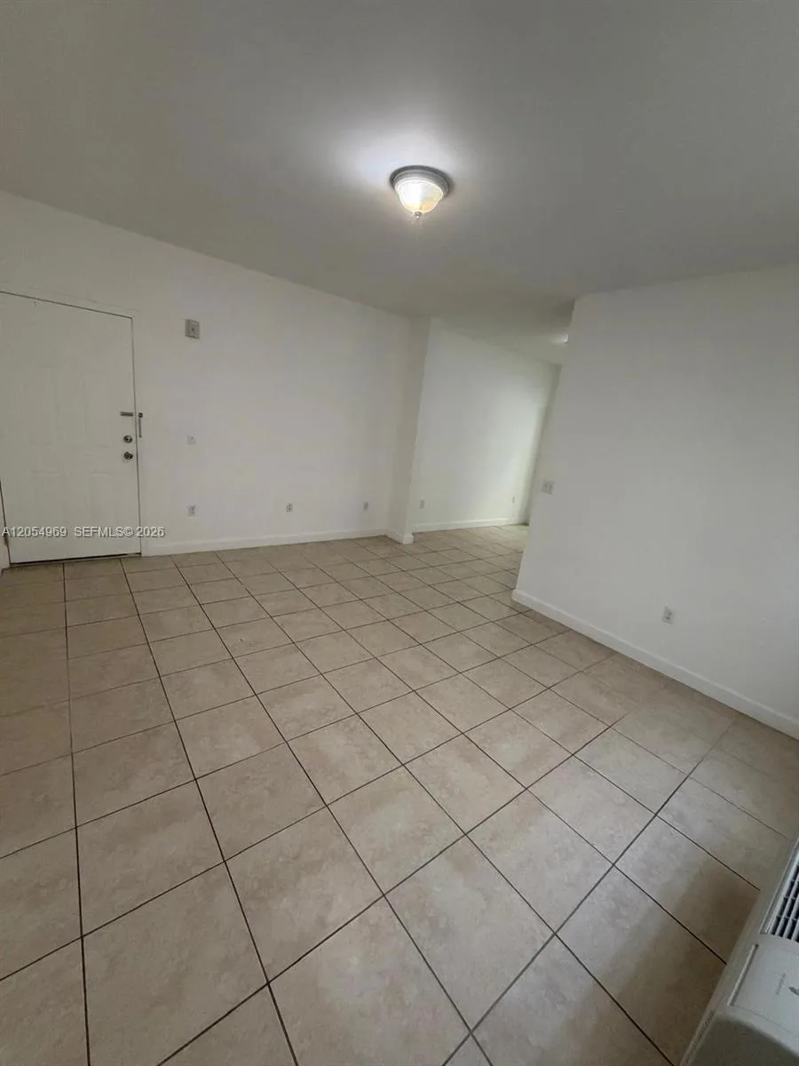 412 SW 10th Ave # 1, Miami, FL 33130 photo 4
