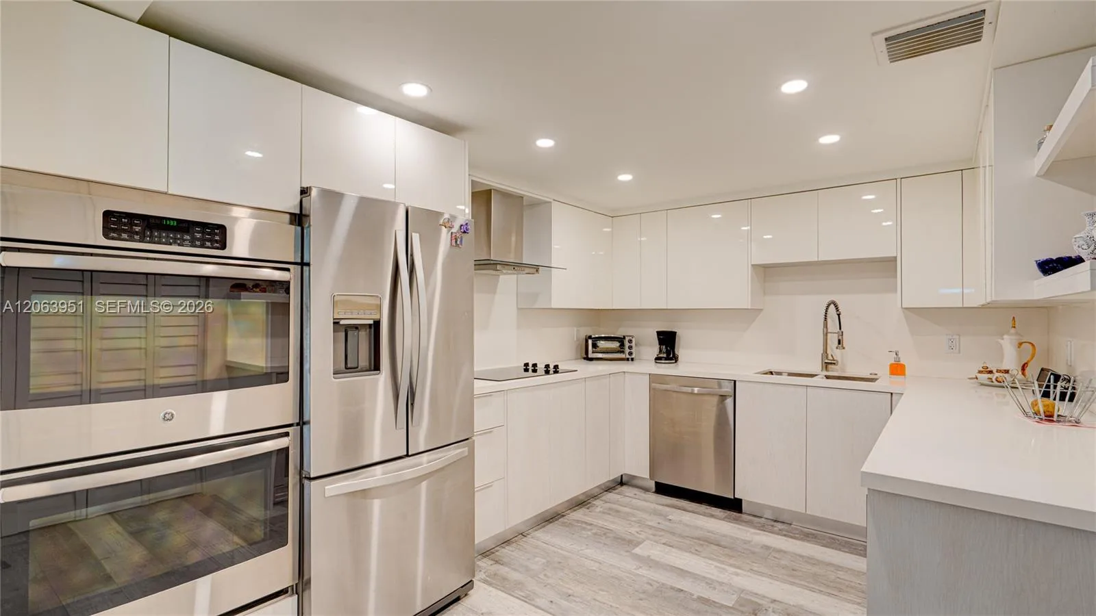 16325 Golf Club Rd # 101, Weston, FL 33326