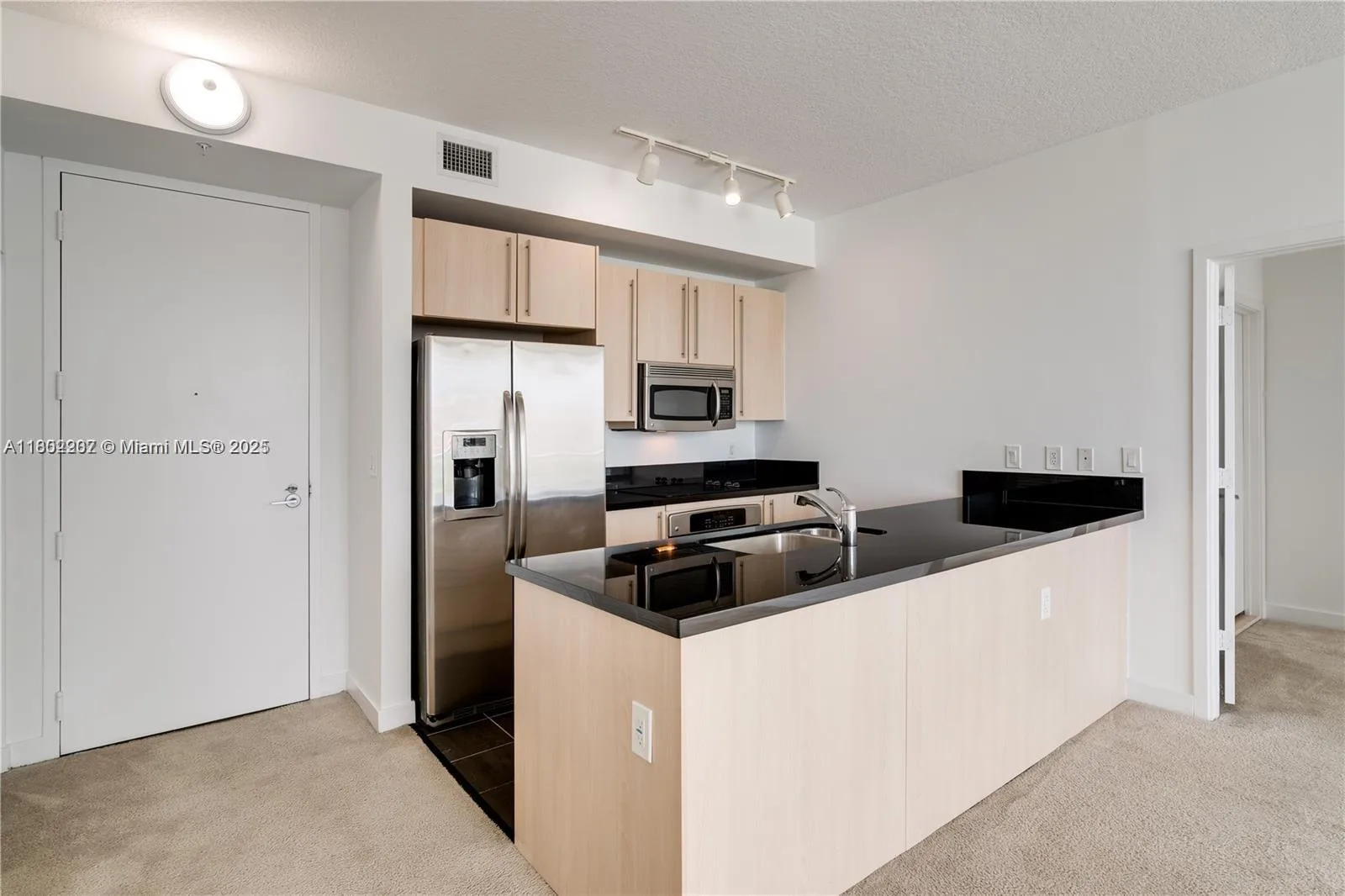 79 SW 12th St # 3103-S, Miami, FL 33130