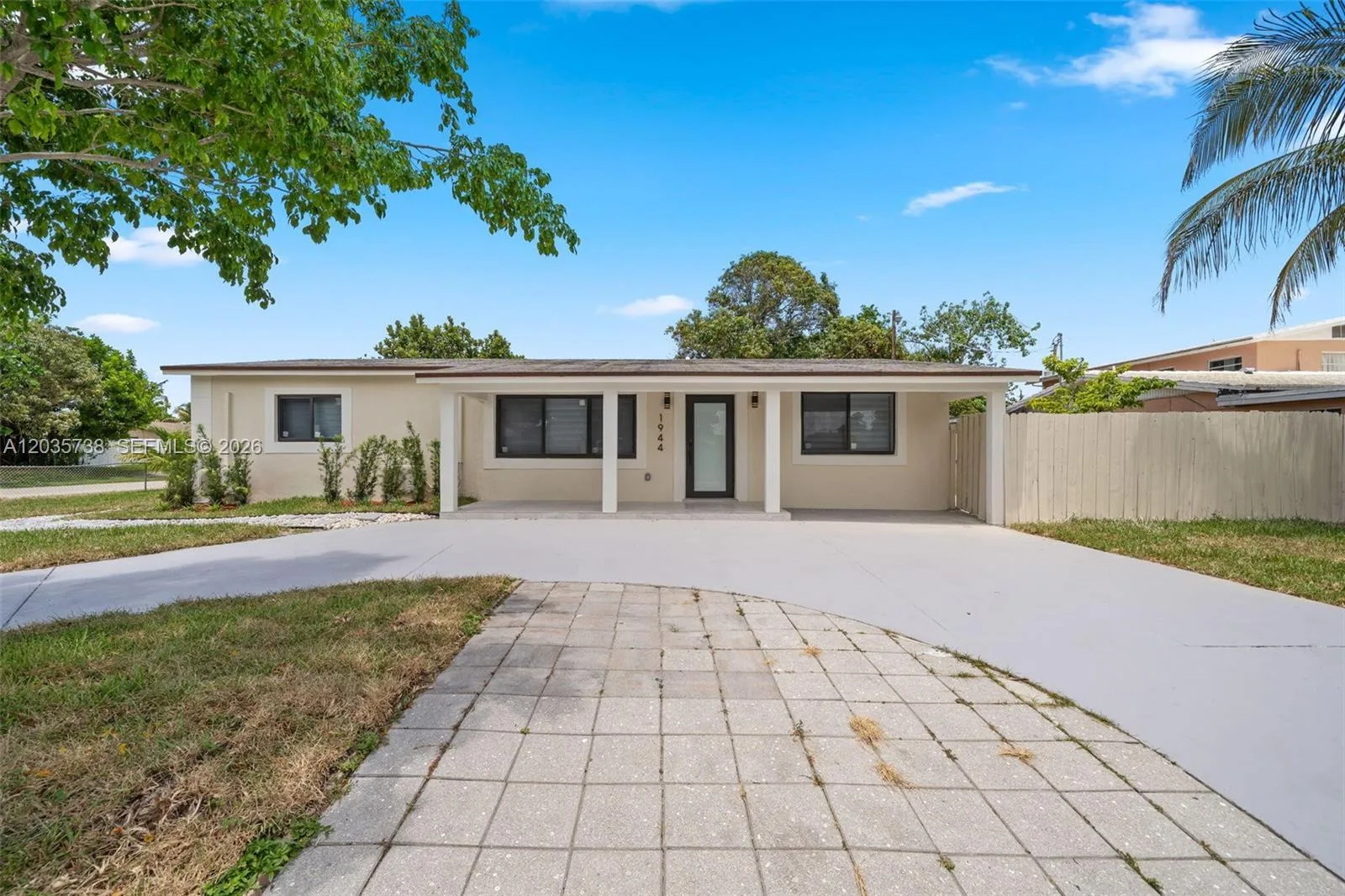 1944 NE 2nd Ave, Pompano Beach, FL 33060