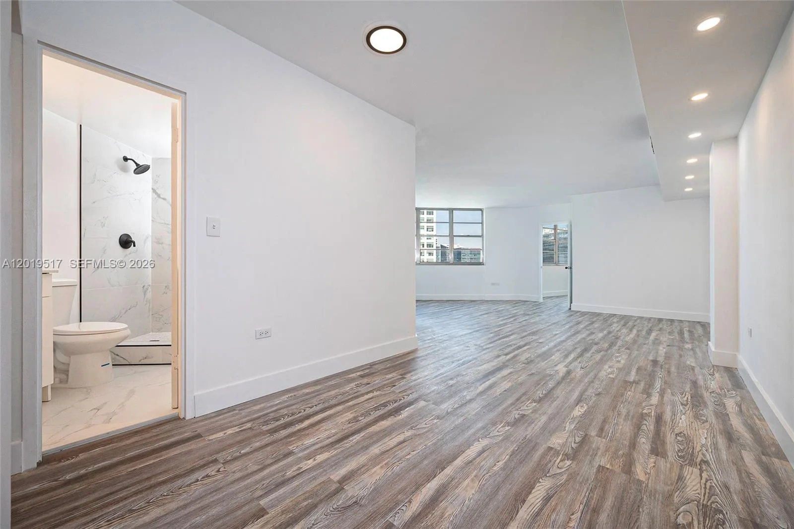 801 Brickell Bay Dr # 1662, Miami, FL 33131