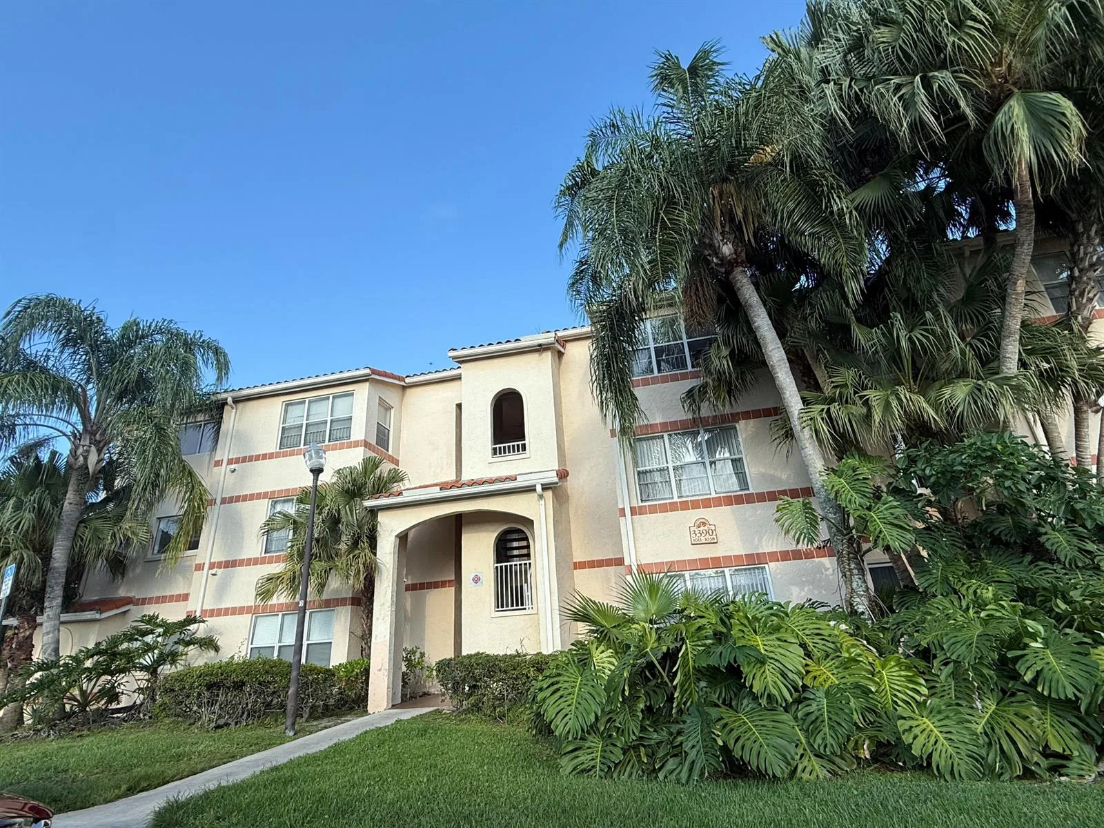 3390 N Pinewalk Drive # 1012, Margate, FL 33063