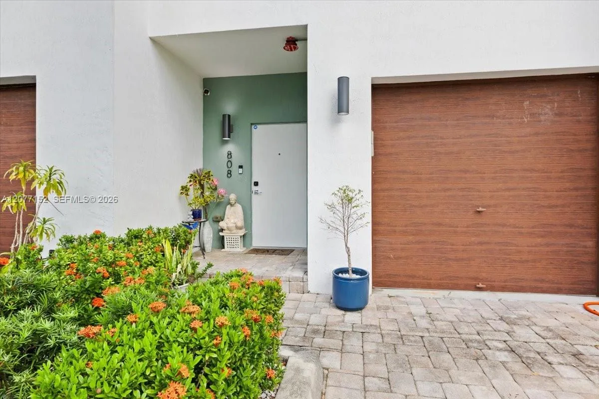 808 NW 44th Ter, Plantation, FL 33317 photo 5