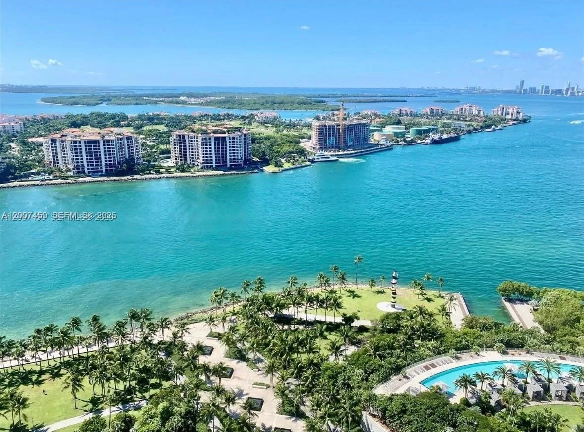 300 S Pointe Dr # 3204, Miami Beach, FL 33139 photo 2