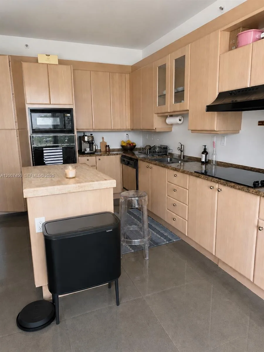 300 S Pointe Dr # 3204, Miami Beach, FL 33139 photo 7