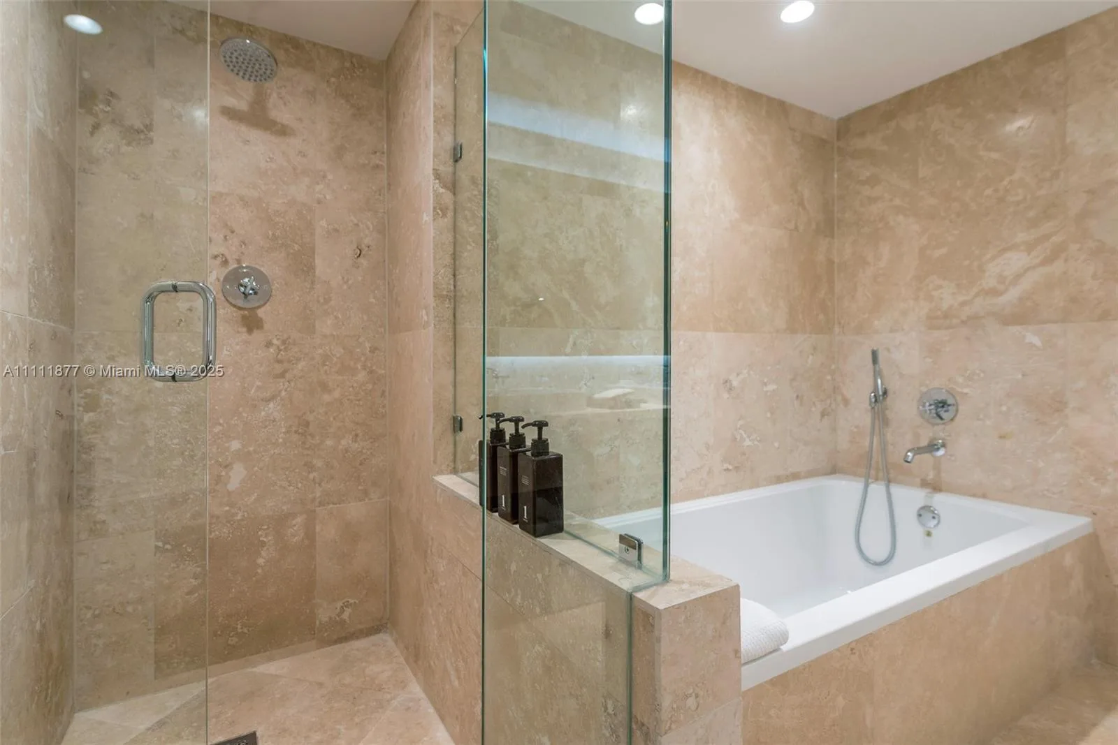 102 24th St # 915, Miami Beach, FL 33139 photo 5
