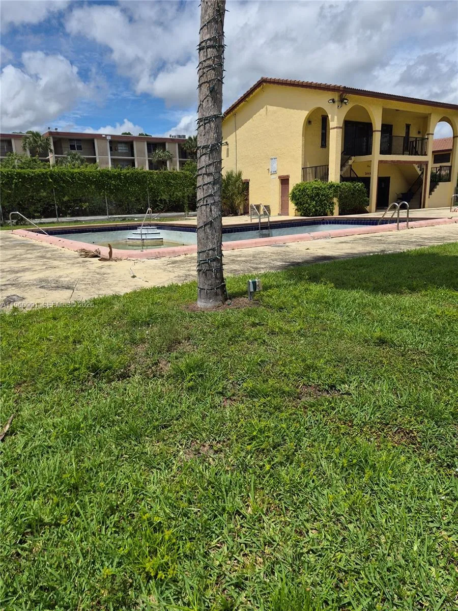 2747 NW 47th Ln # 3006, Lauderdale Lakes, FL 33313 photo 2