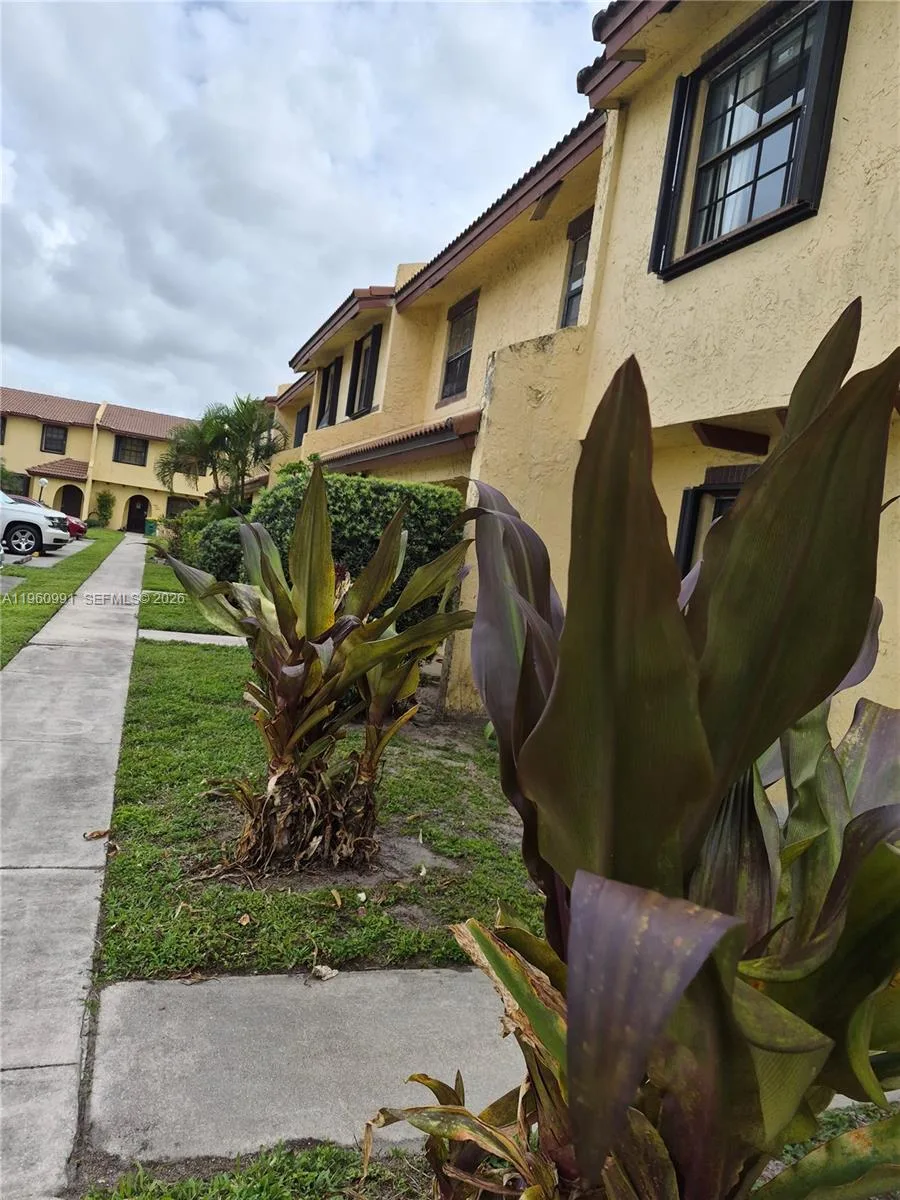 2747 NW 47th Ln # 3006, Lauderdale Lakes, FL 33313 photo 6