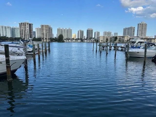 18041 Biscayne Blvd # 904, Aventura, FL 33160 photo 2