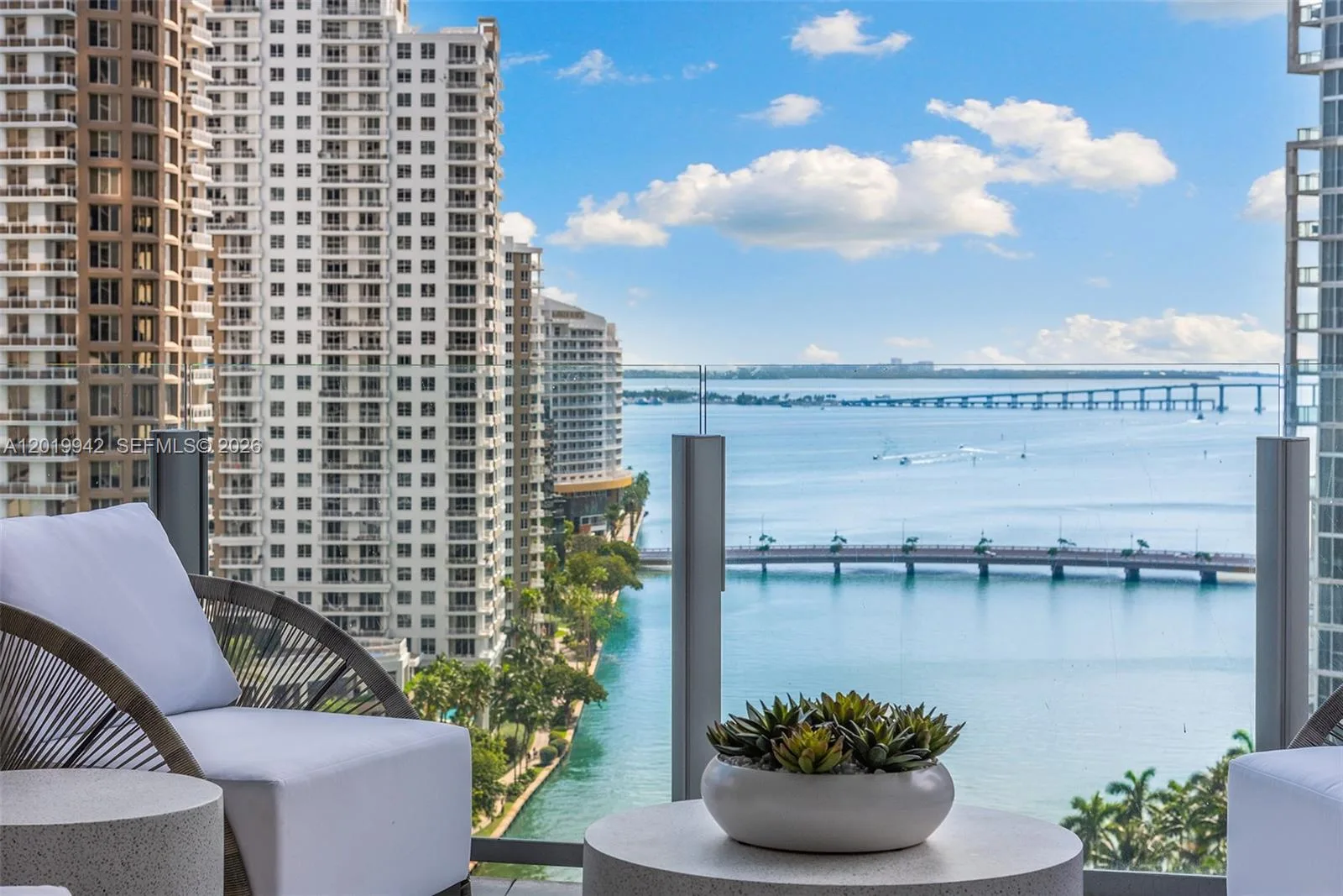 300 Biscayne Blvd Way # 1605, Miami, FL 33131 photo 2