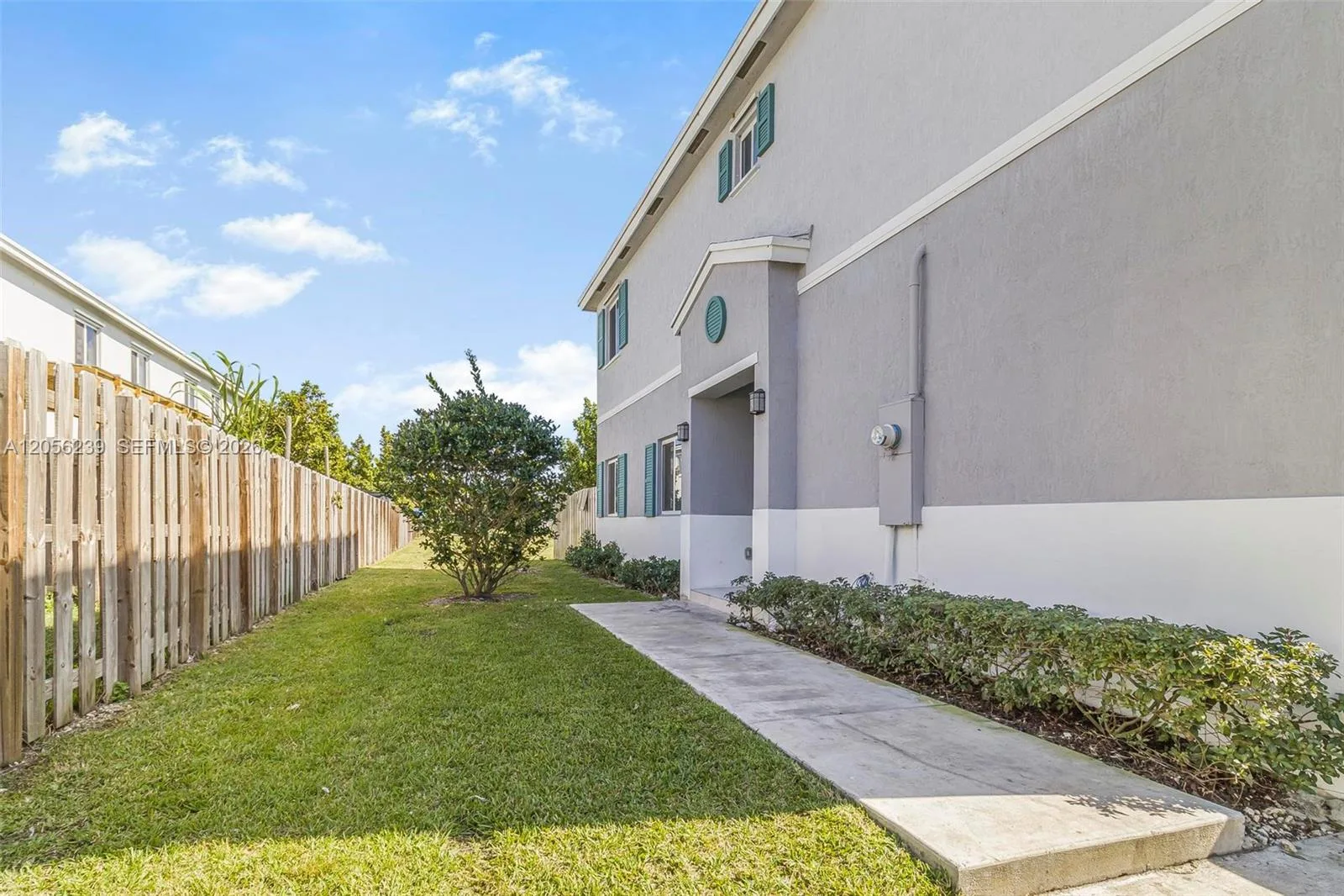 417 NW 12th Pl, Florida City, FL 33034 photo 2
