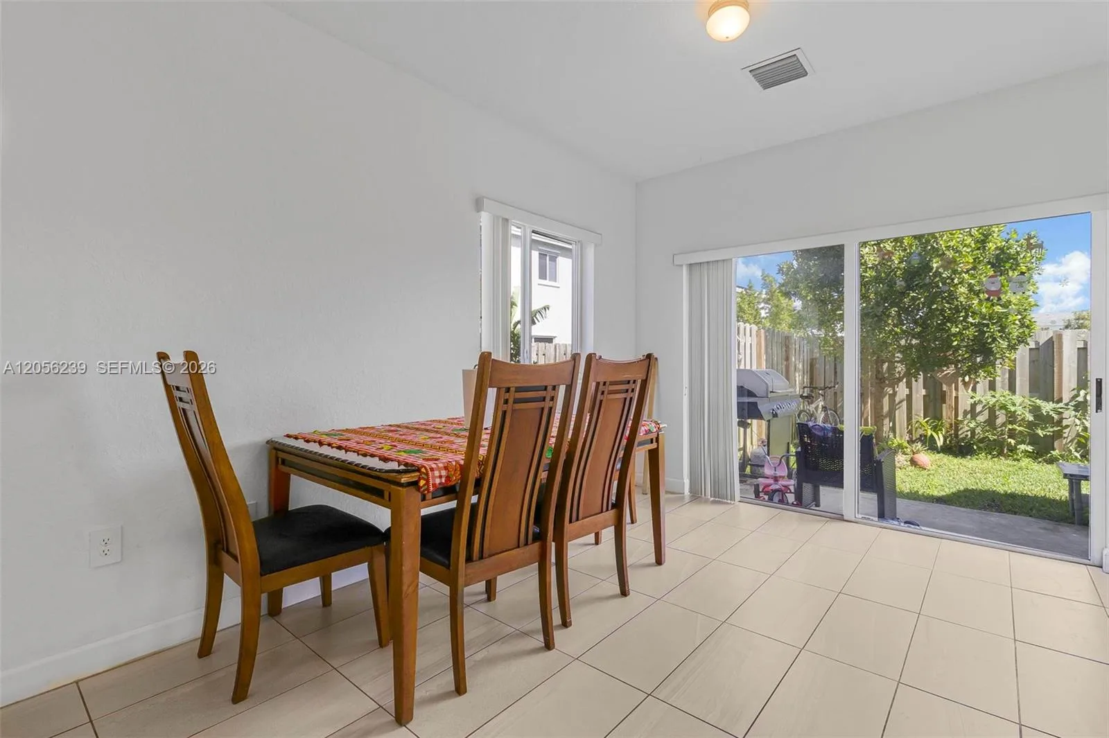 417 NW 12th Pl, Florida City, FL 33034 photo 4