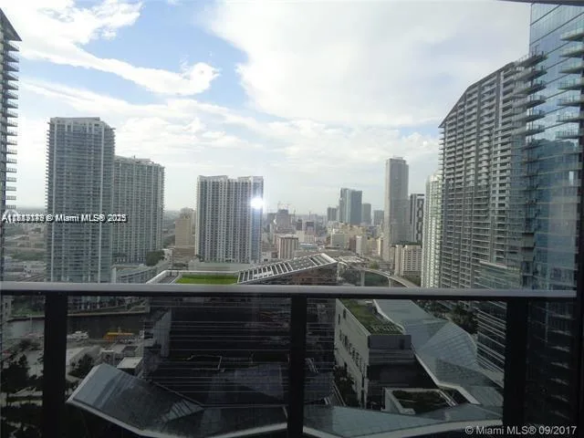 45 SW 9th St # 2709, Miami, FL 33130
