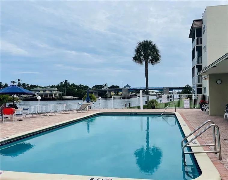 624 SNUG HARBOR Drive # B7, Boynton Beach, FL 33435