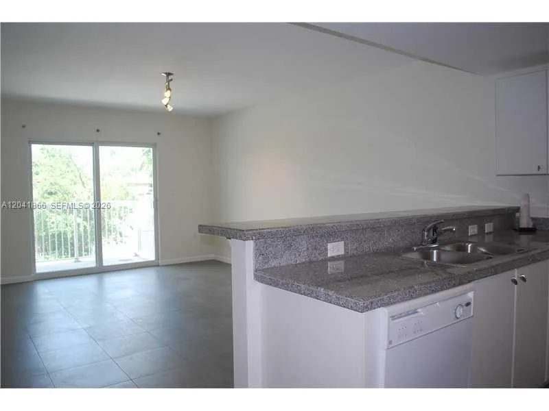 2740 SW 28th Ter # 207, Miami, FL 33133