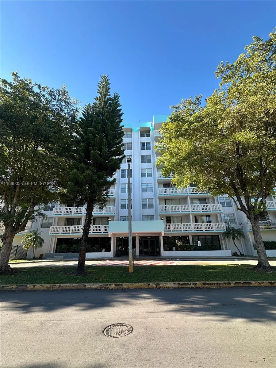 15600 NW 7th Ave # 204, Miami, FL 33169